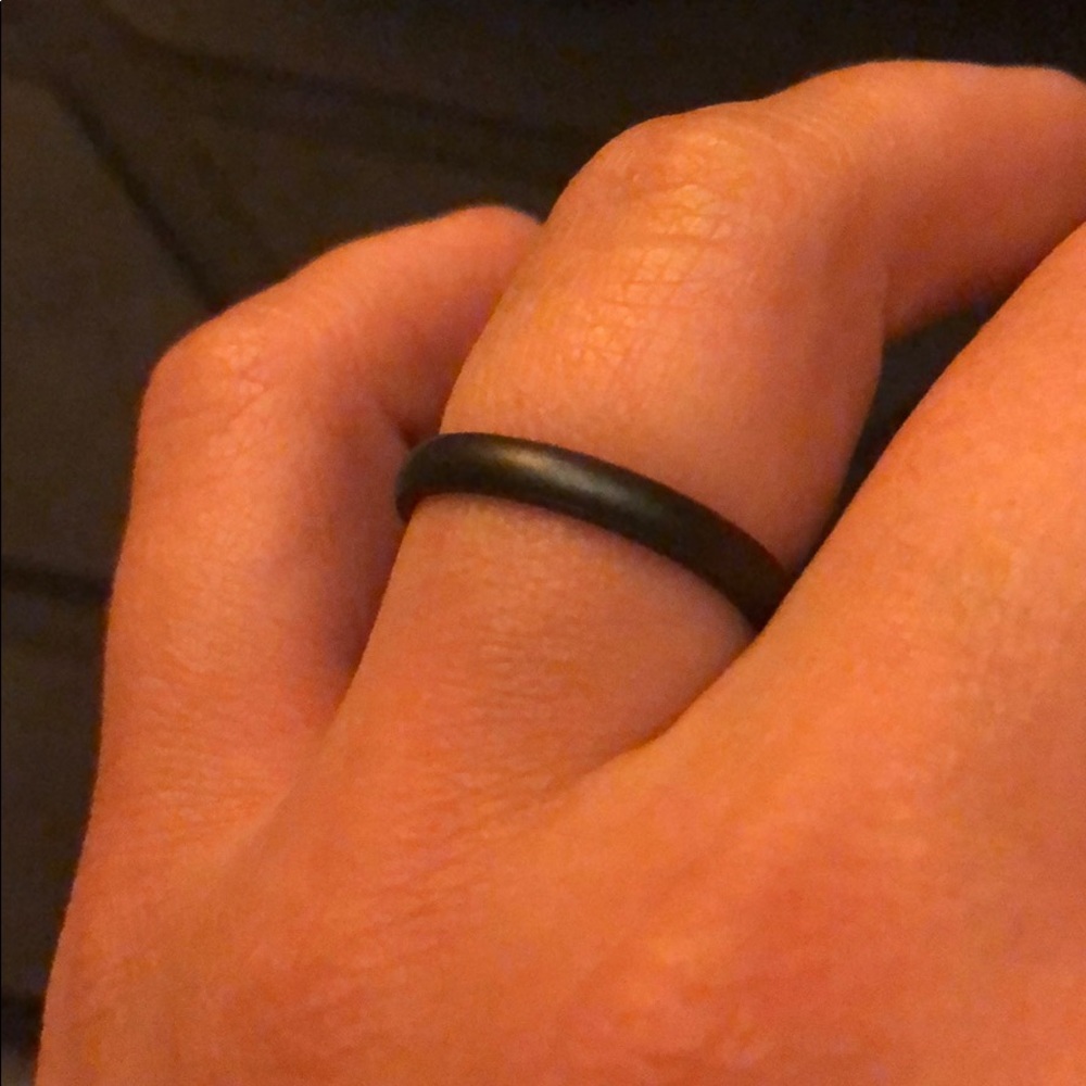 Enso silicone halo ring, Black Pearl color, size 7